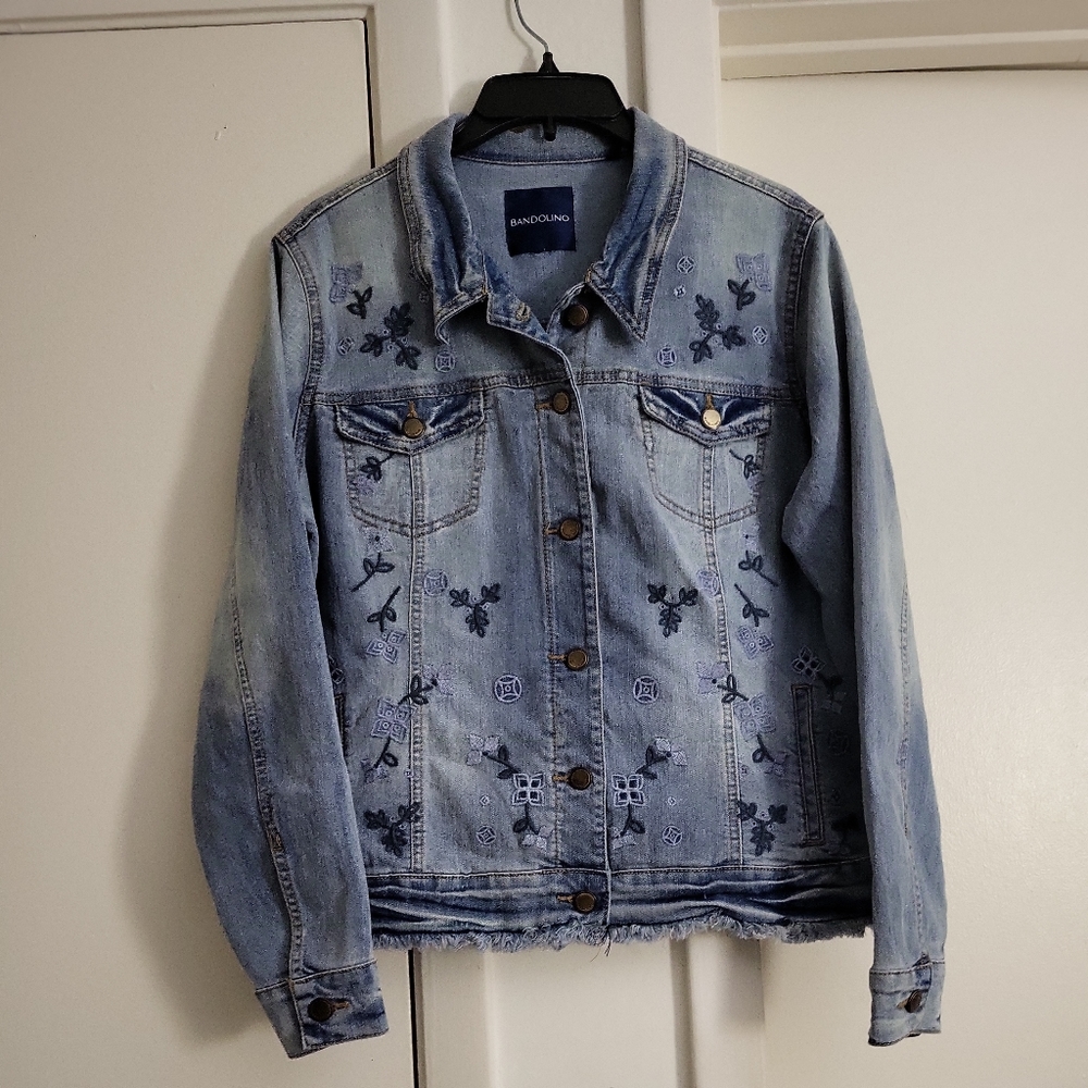 NWOT  bandolino  jeans jacket
